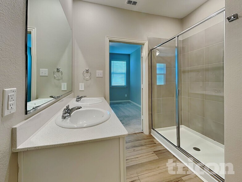 Building Photo - 2106 Silver Charm Ln