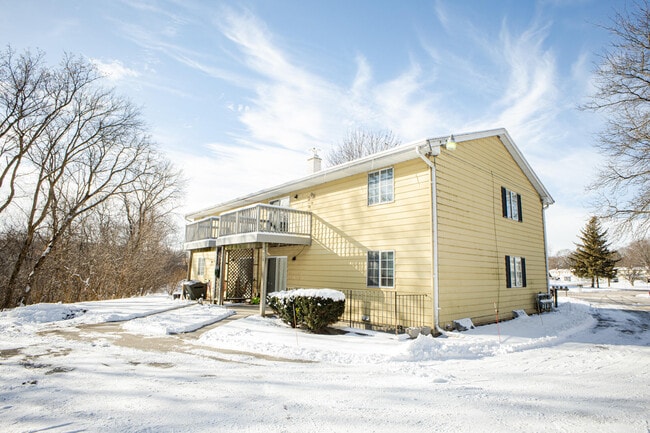 Building Photo - 721 Princeton Ct