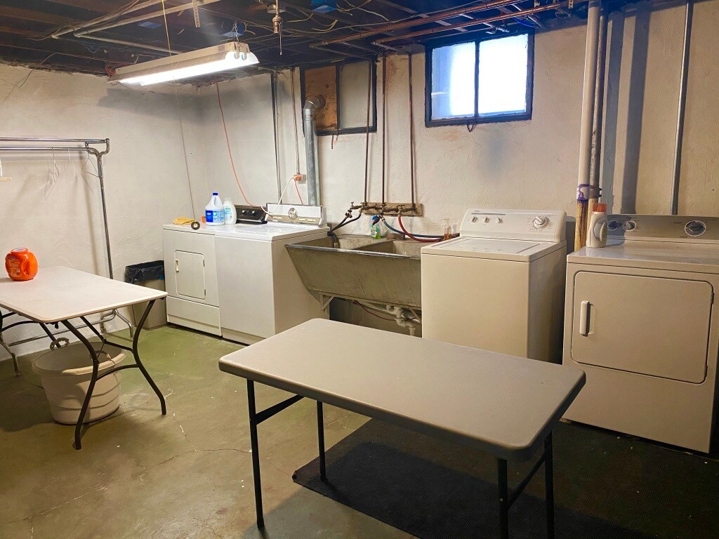 Laundry Room - 6619 San Bonita Ave