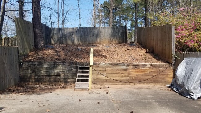 Building Photo - Kennesaw Town House