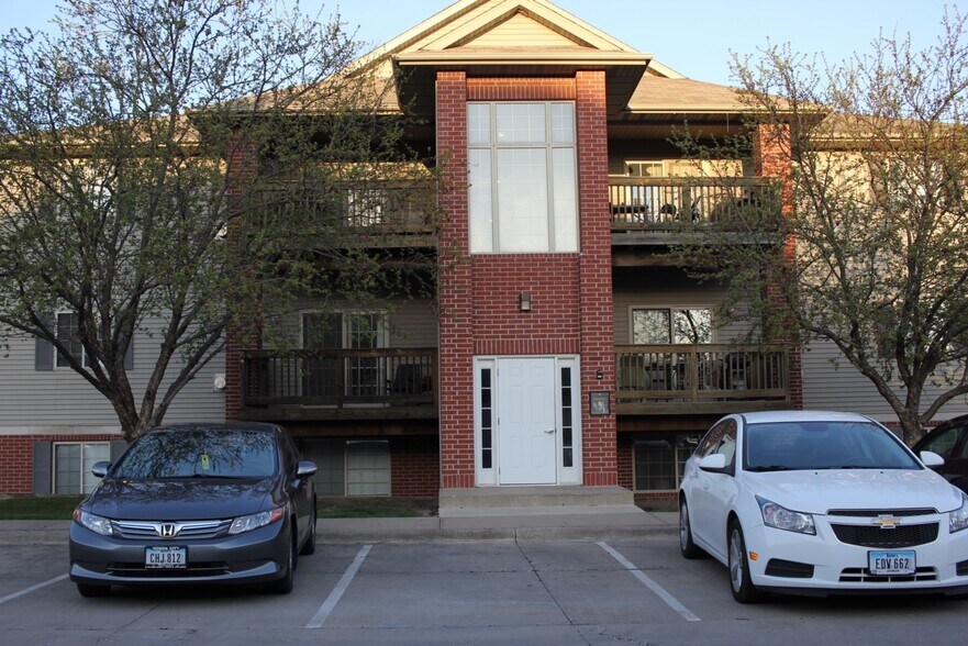 Primary Photo - 2266 Holiday Rd