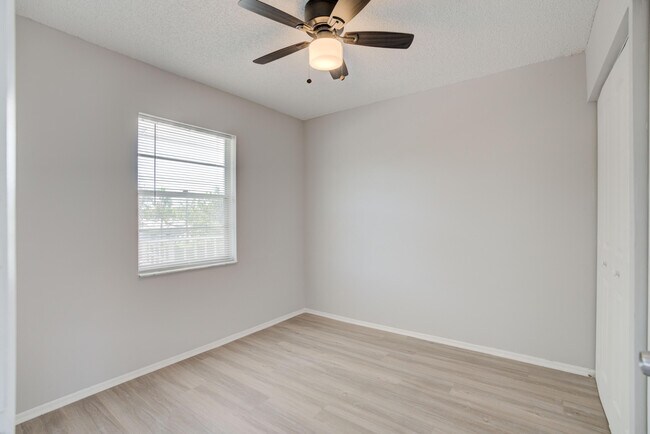 Building Photo - 6590 Jupiter Gardens Blvd