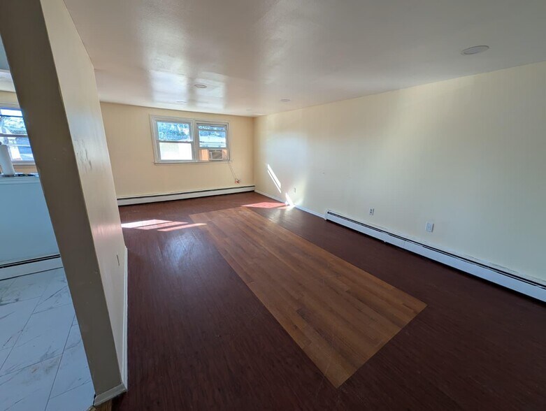 Building Photo - 311 Litchfield Ave