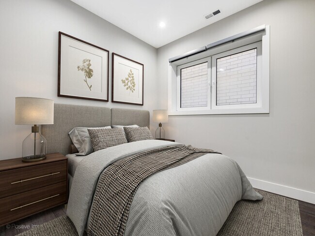 Building Photo - 1446 W Chestnut St