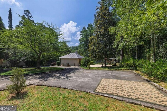 Building Photo - 2538 Parkside Dr NE