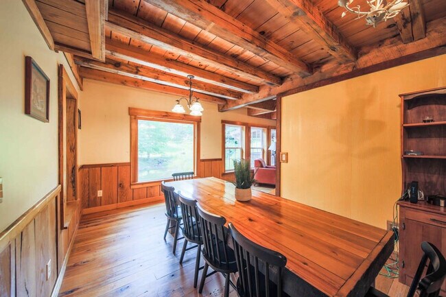 Building Photo - 195 Black Bear Dr