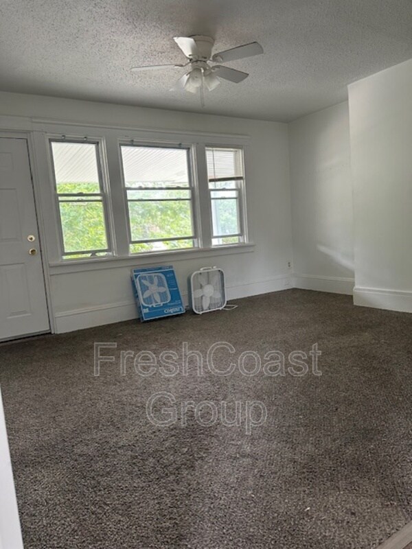Building Photo - 1714 Castle Ave