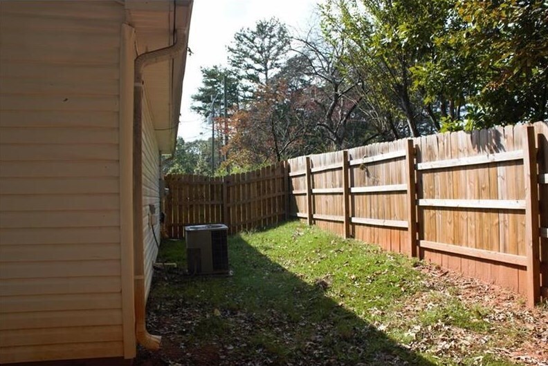 Building Photo - 6525 Quail Trail