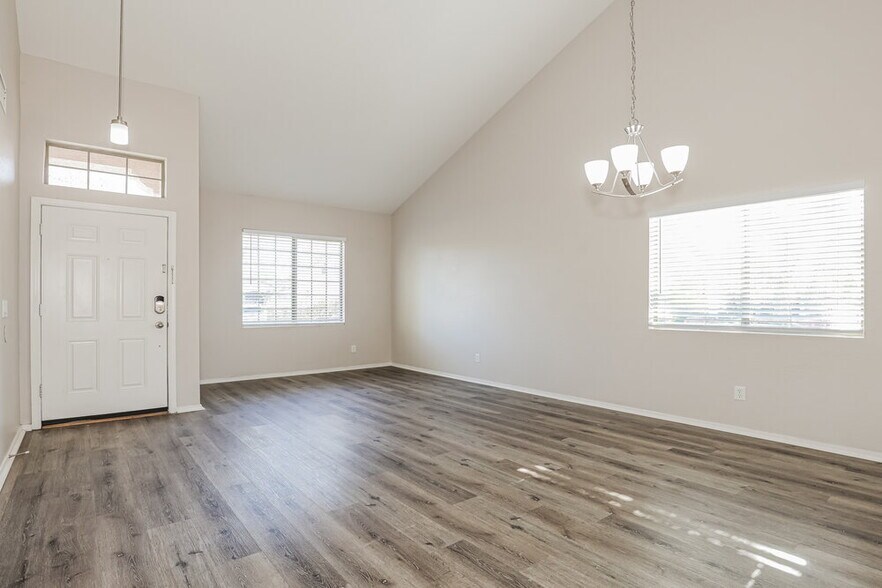 Building Photo - 8338 W Kingman St