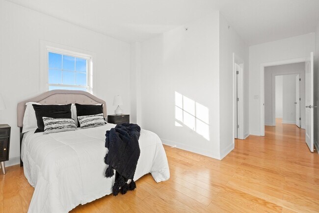 Building Photo - 360 Andover St