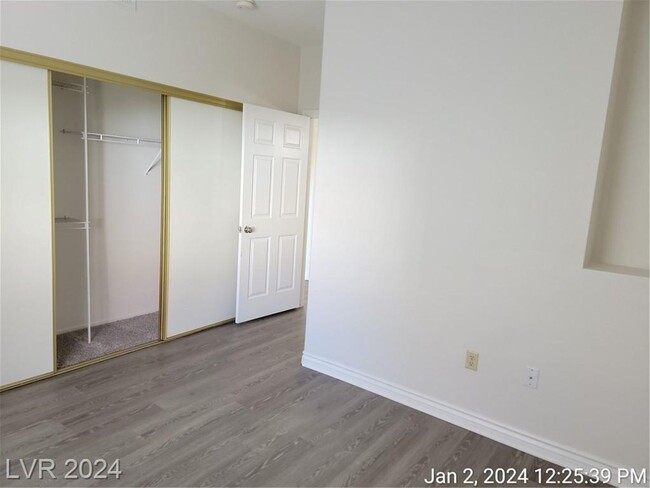 Building Photo - VERY DESIRABLE GREEN VALLEY 1st FLOOR UNIT...