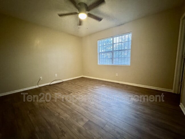 Building Photo - 6732 Playfield Dr