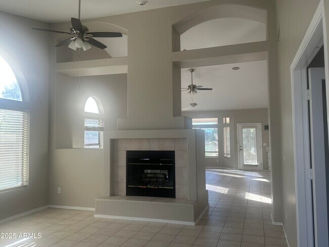 Building Photo - 1755 W Aspen Ave