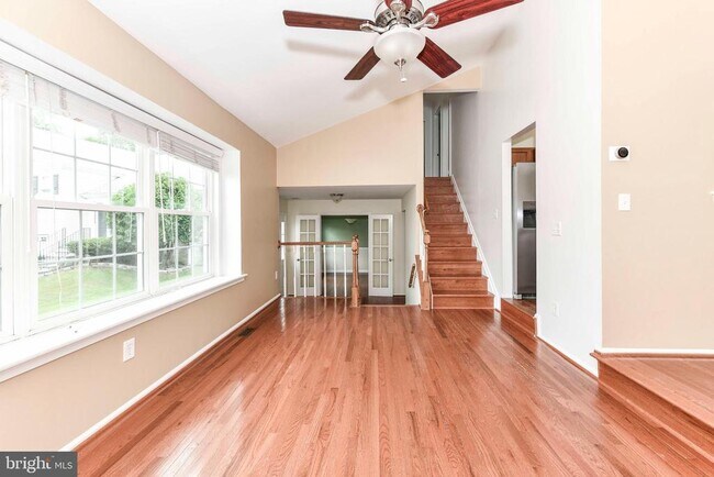 Building Photo - 10135 Forest Hill Cir