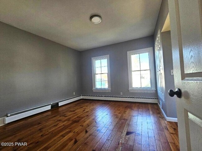 Building Photo - 314 11th St