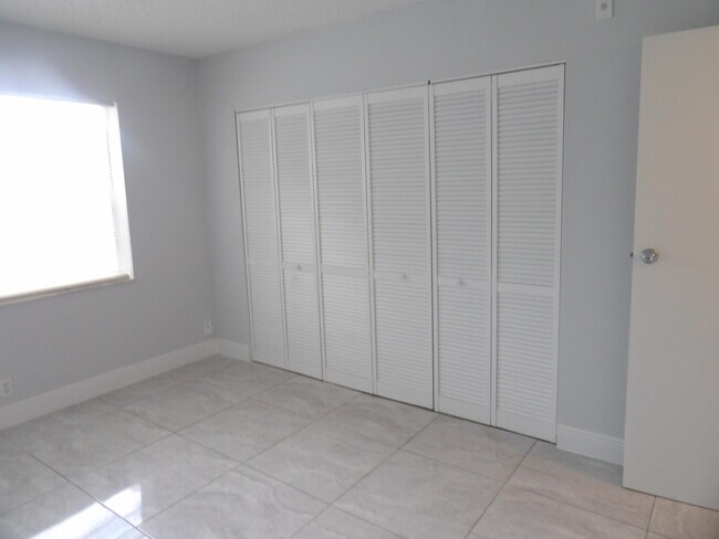 Building Photo - 201 Bonnie Blvd