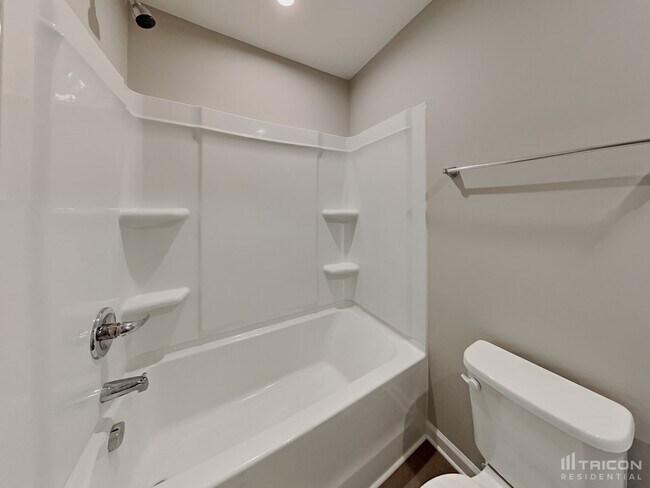 Building Photo - 950 Sequoia Dr