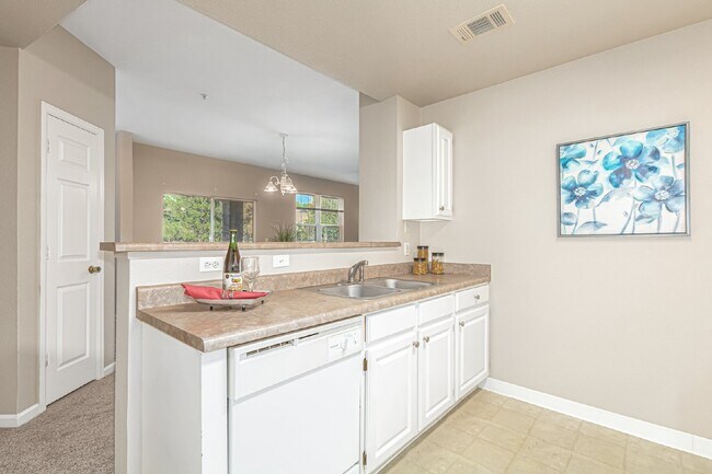 Building Photo - Exquisite 2-bedroom, 2-bathroom condo inParker
