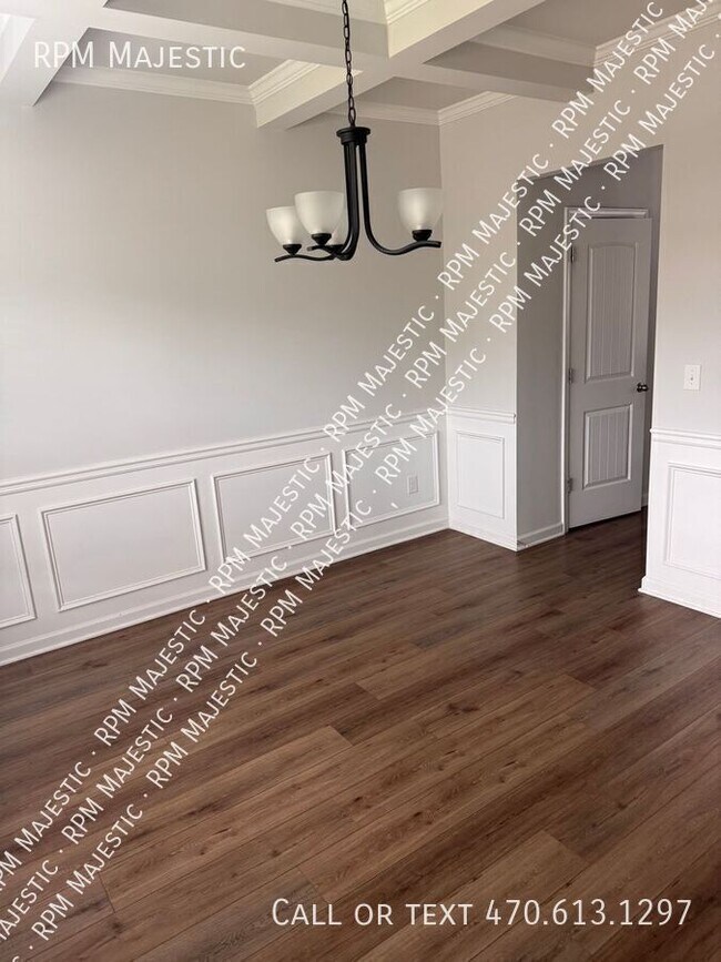 Building Photo - 925 Lakehaven Ln
