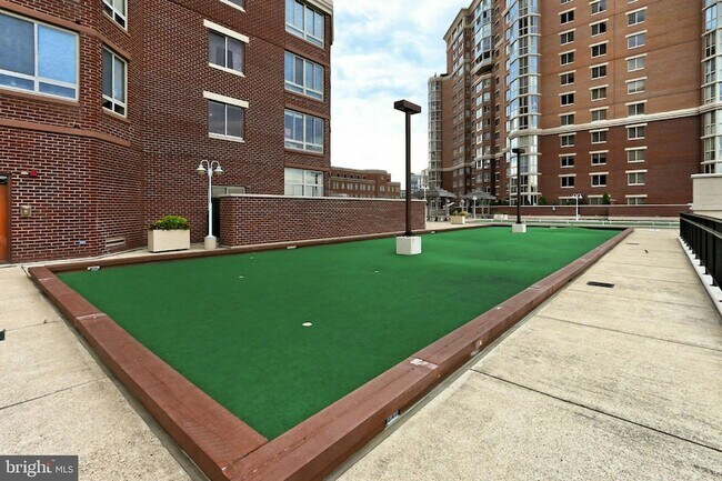 Building Photo - 2151 Jamieson Ave