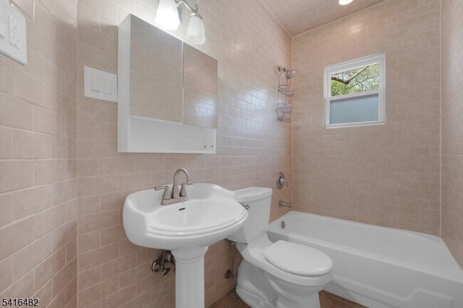 Building Photo - 36 Dunnell Rd