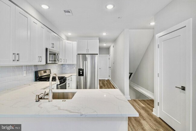 Building Photo - Brand New Luxury Apartments