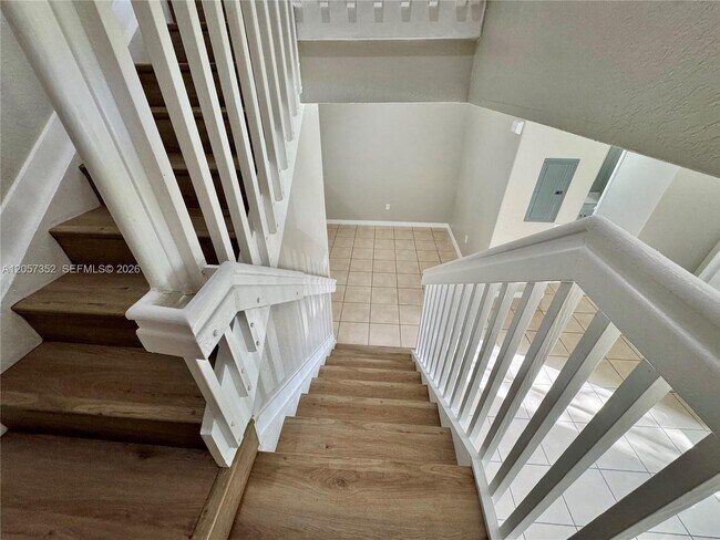 Building Photo - 1592 SE 27th Ct