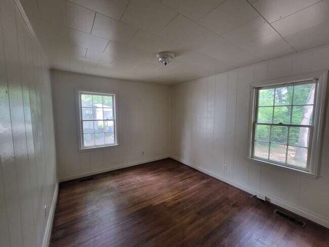 Building Photo - 2034 Walker Ave