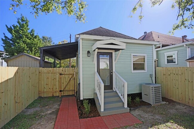 Building Photo - 2119 Freeman St