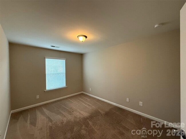 Building Photo - 1121 Wainscott Dr