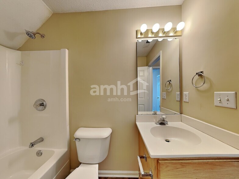 Building Photo - 4880 Manteo Ln