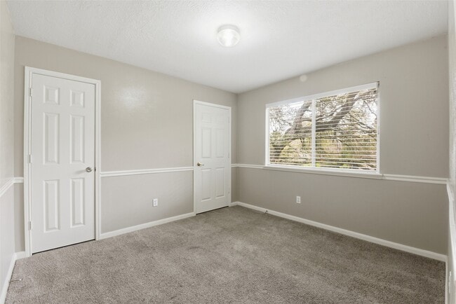 Building Photo - 3327 Shady Glen Ln