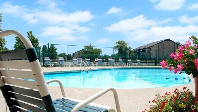 Sparkling Pool - Stone Pointe Village
