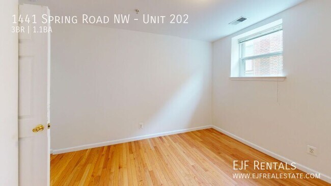 Building Photo - 1441 Spring Rd NW