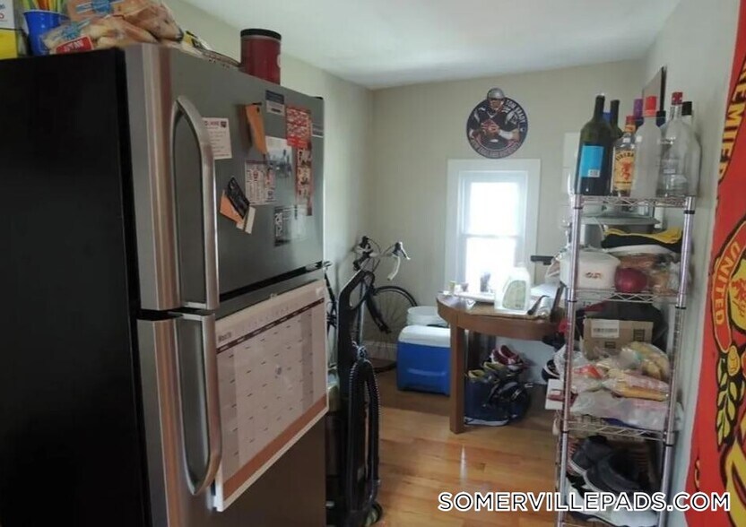 Building Photo - 27 Fairfax St