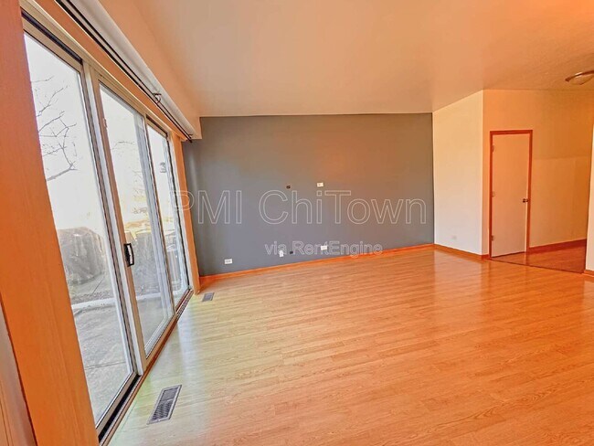 Building Photo - 1172 Regency Dr