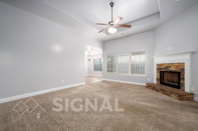 Building Photo - 473 River Crest Dr N