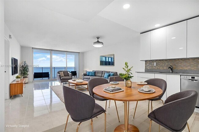 Building Photo - 2030 S Ocean Dr