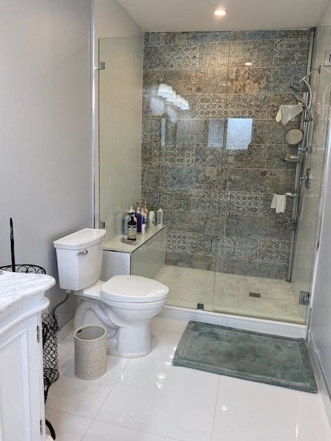 Building Photo - 6601 Lake Clarke Dr