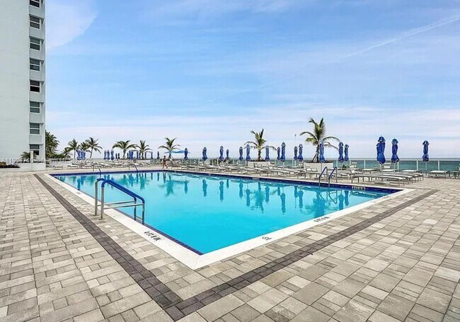 Building Photo - 1880 S Ocean Dr