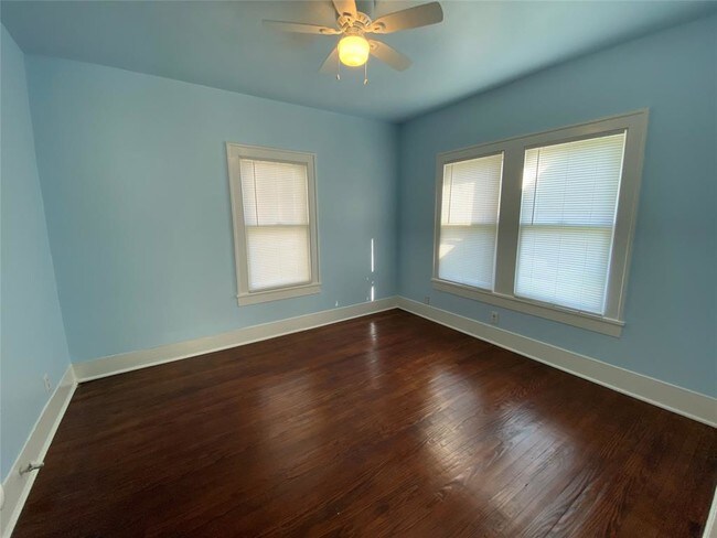 Building Photo - 6110 Schuler St