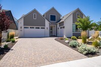 Building Photo - 724 W Pleasant Oak Trl