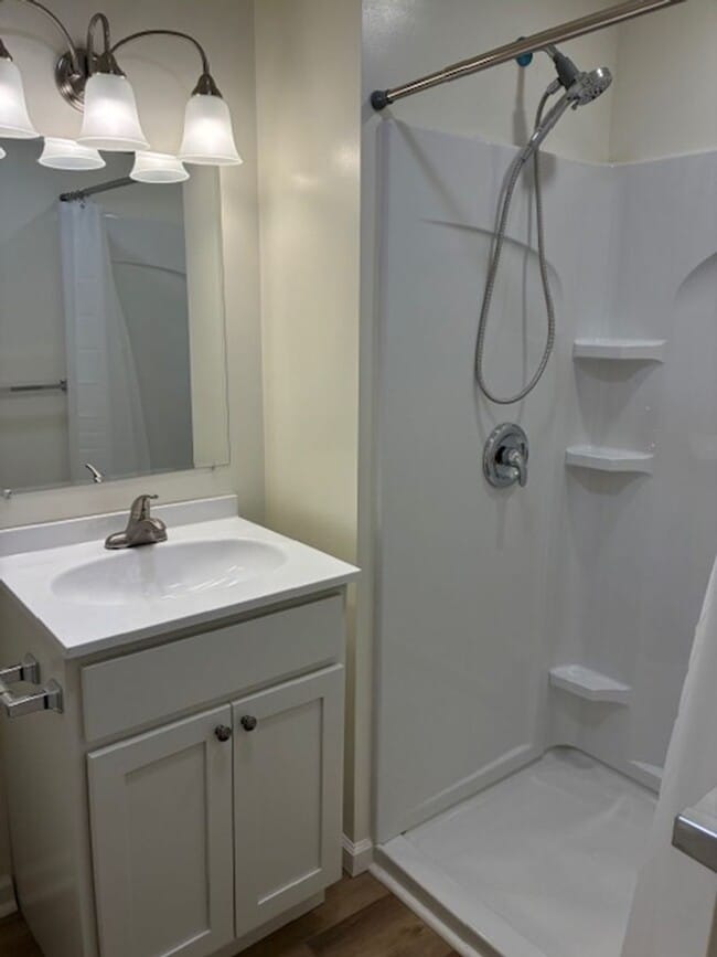 Building Photo - One Bedroom Duplex ( first floor)  $1160