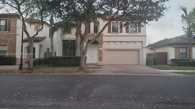 Building Photo - 571 SE 37th Pl