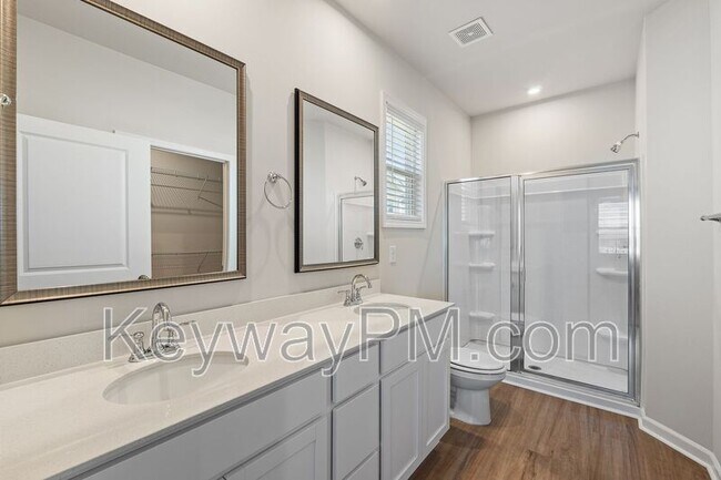 Building Photo - 651 Manitou Cir