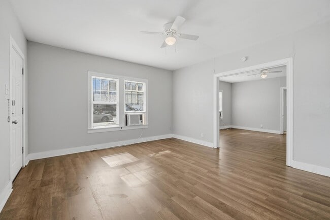 Building Photo - 702 Grape St