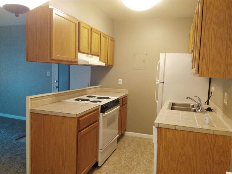Building Photo - 850 W Moorhead Cir