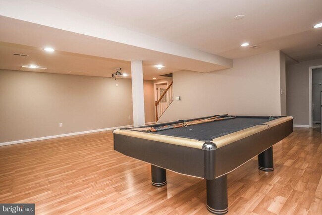 Building Photo - 9627 Locust Hill Dr