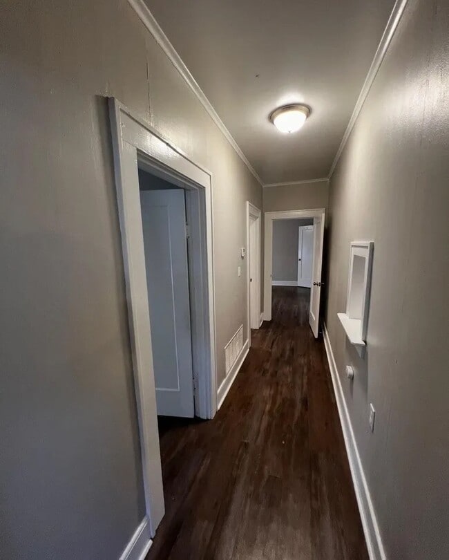 Building Photo - 2246 Simpson St