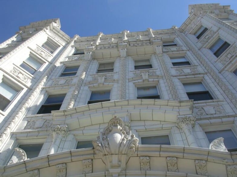 Primary Photo - 80 Fenway